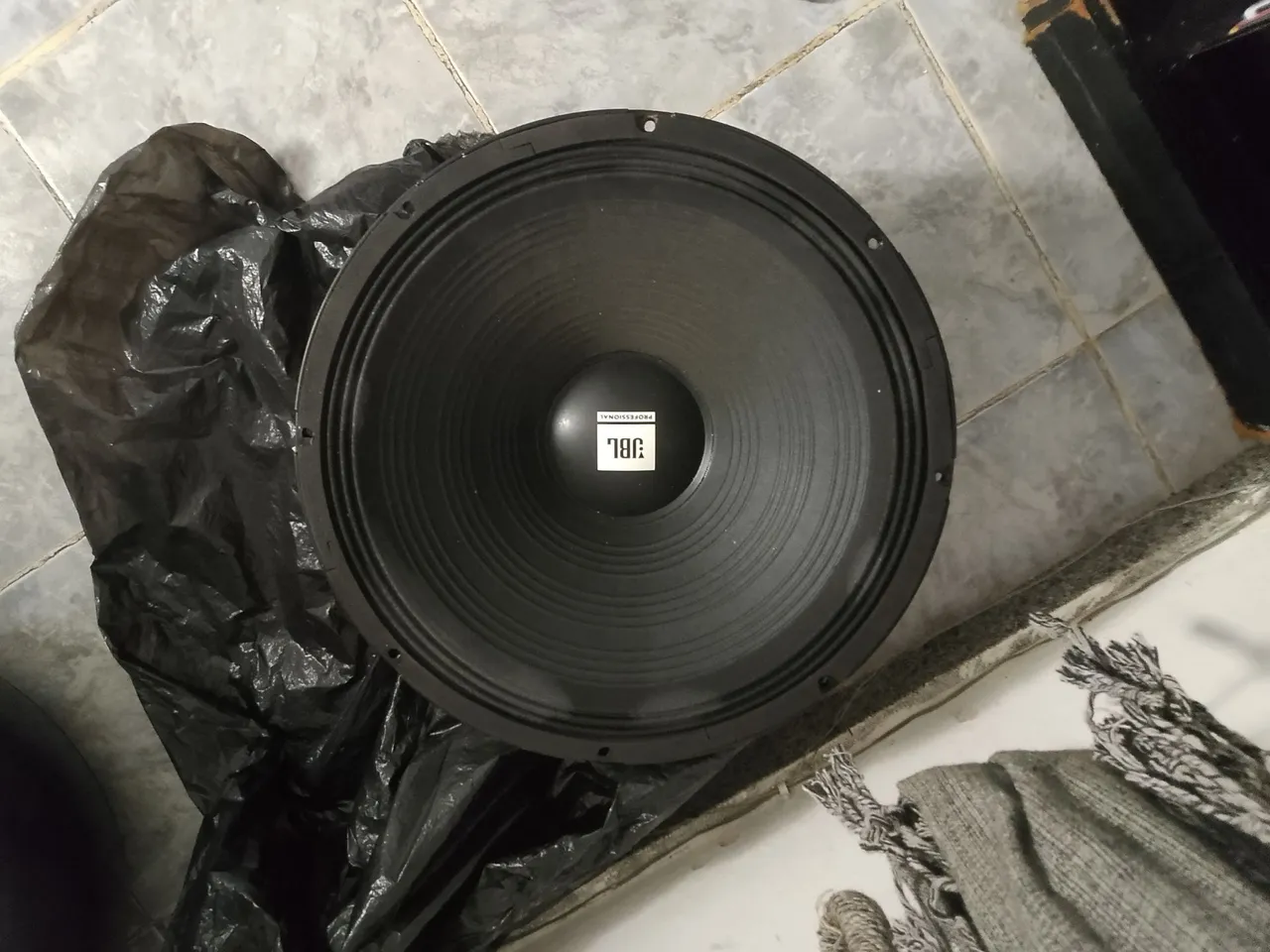 Alto-falante JBL Profissional 18 pl