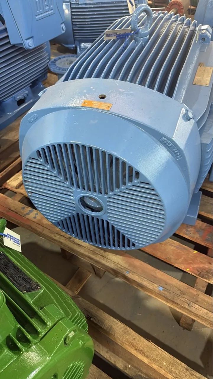 Motor Weg 200 CV / 4 Polos / Trifásico  - Foto 5