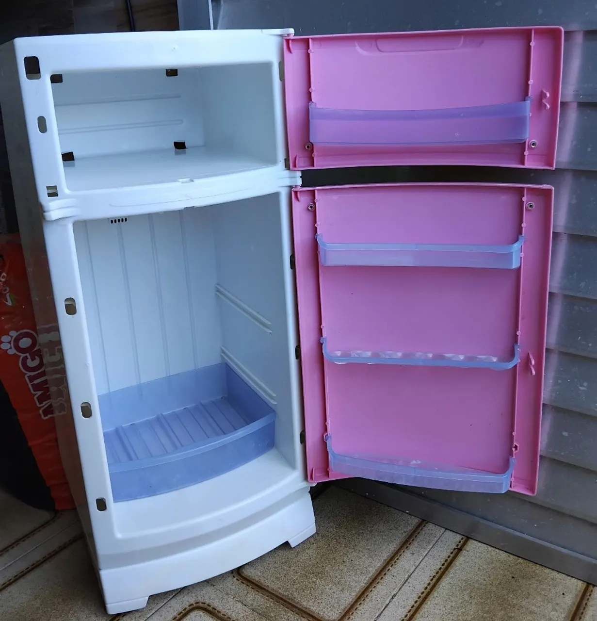 Geladeira Infantil cor de Rosa