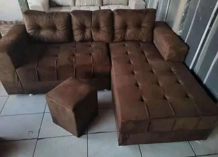 Sofá de Cheyse de 3 lugares- Novo - Foto 3