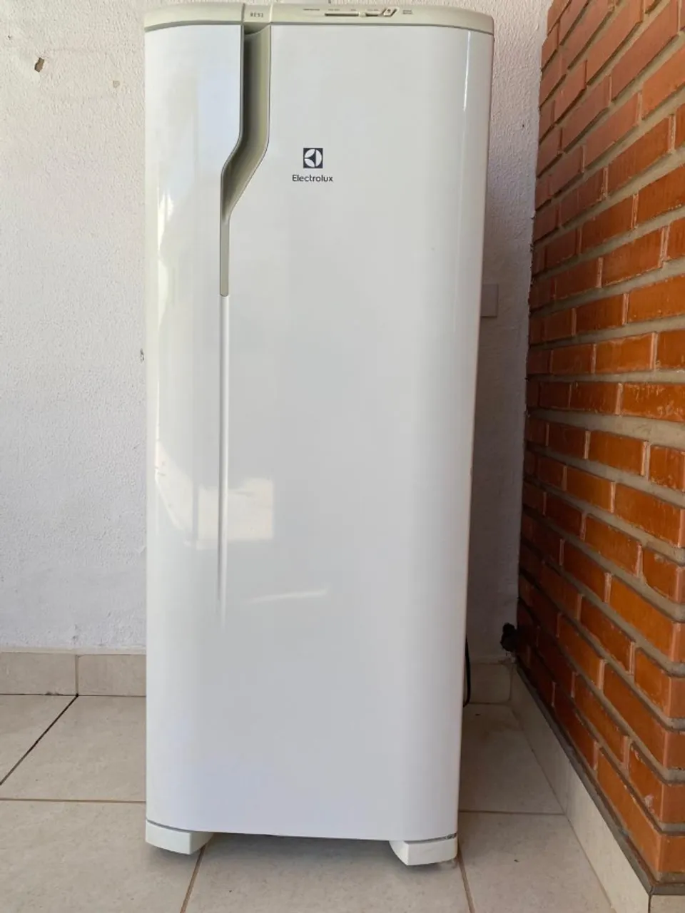 Geladeira Electrolux RE31