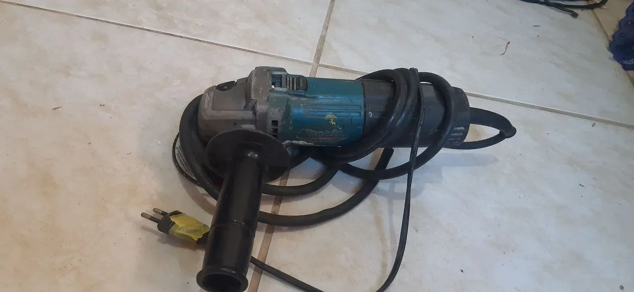 Esmerilhadeira makita 110 volts - Foto 2