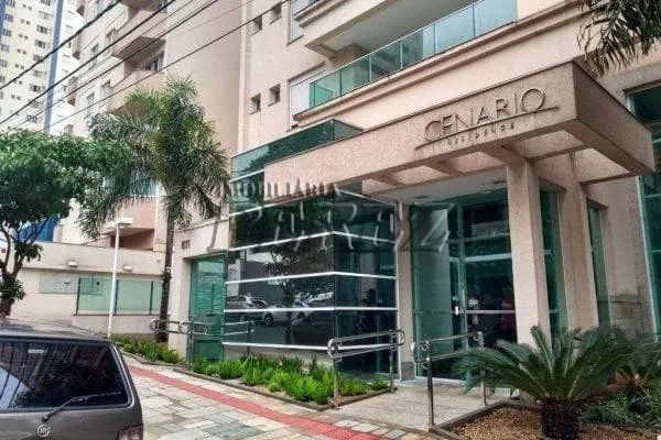 Apartamento à venda no Edifício Cenário Residence no centro de Londrina