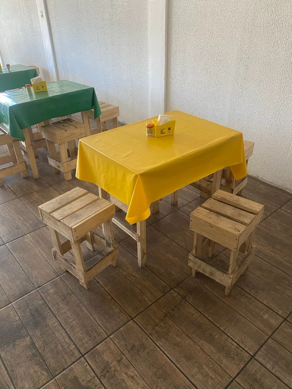 5 jogos de mesa e banco