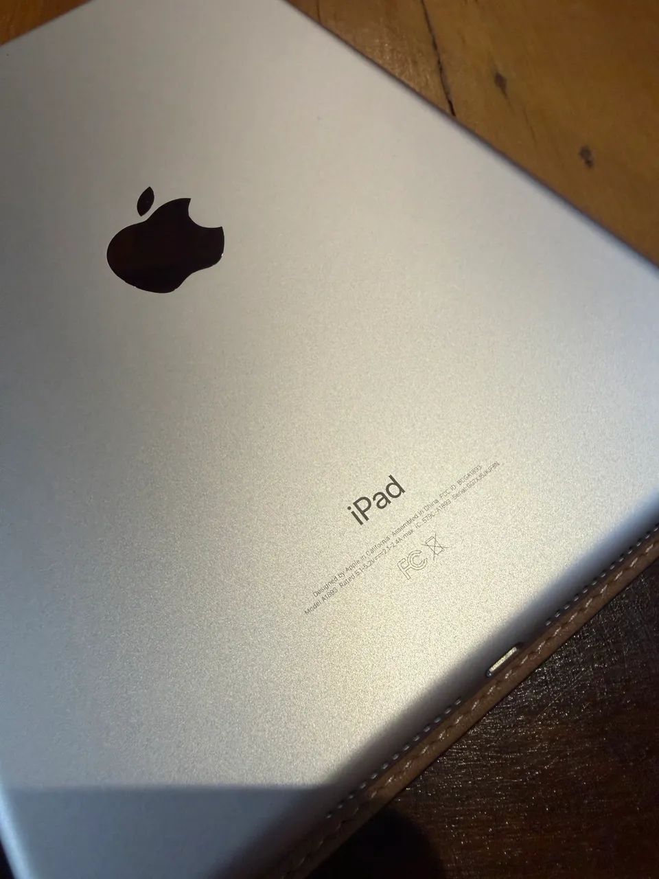 iPad 6th geração 128Gb Wi-Fi em perfeito estado, sem qualquer marca de uso. Impecável. 
