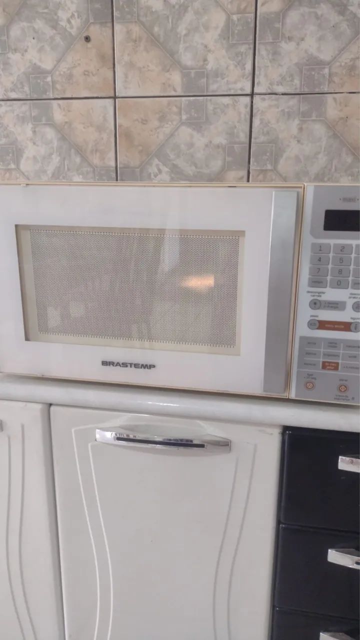 Microondas Brastemp 30 litros Perfeito estado - Foto 3