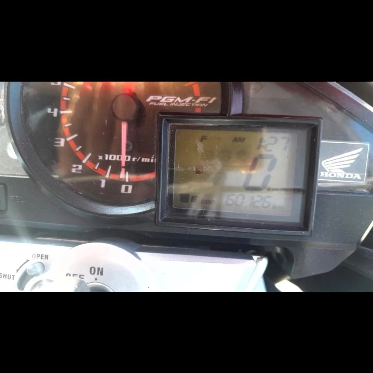Moto CBR 300  - Foto 2