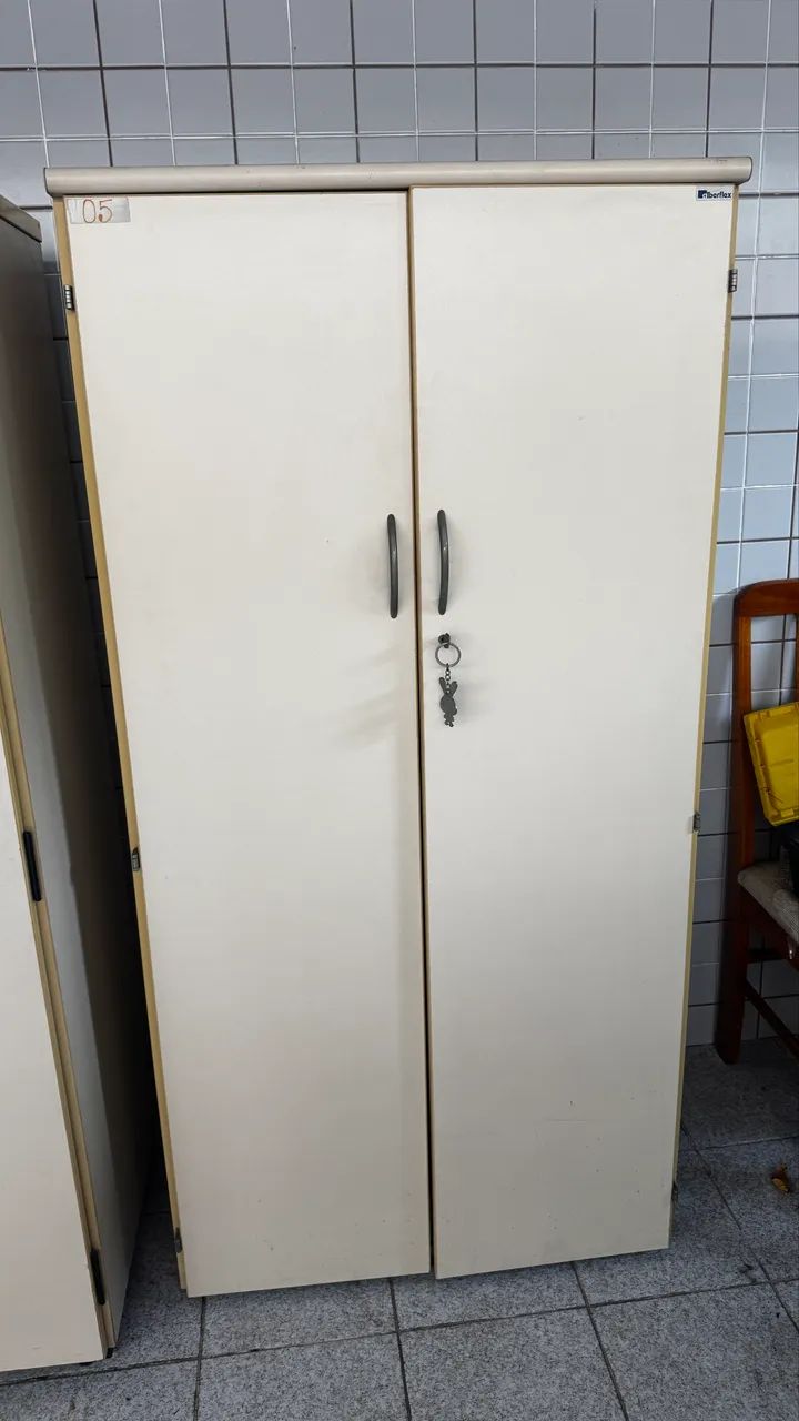 Vendo 1 armário de escritório bege marca Alberflex