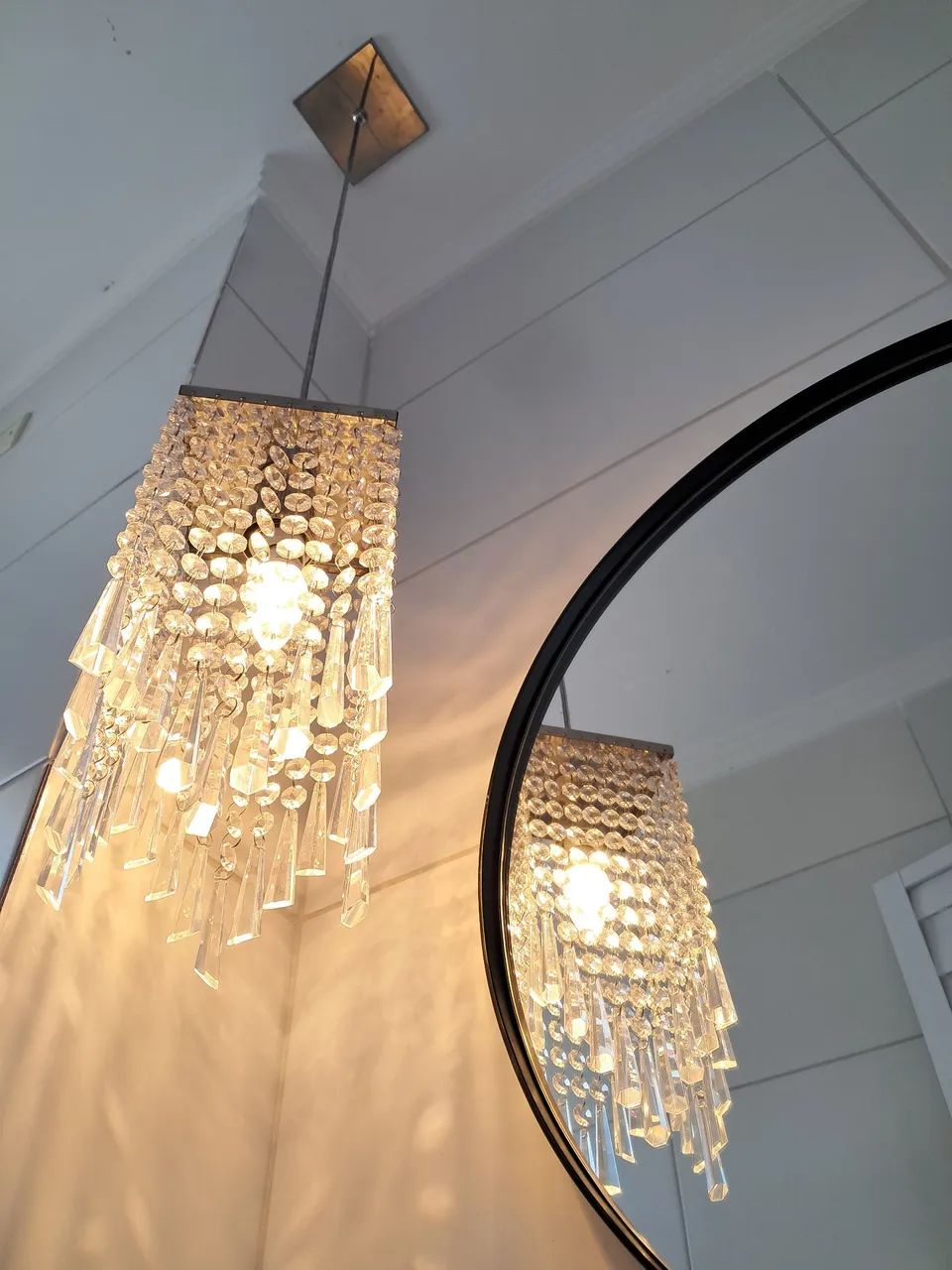 Luminária Pendente com Base e Acabamento em Aço cromado e Pêndulos de Cristal - Foto 3