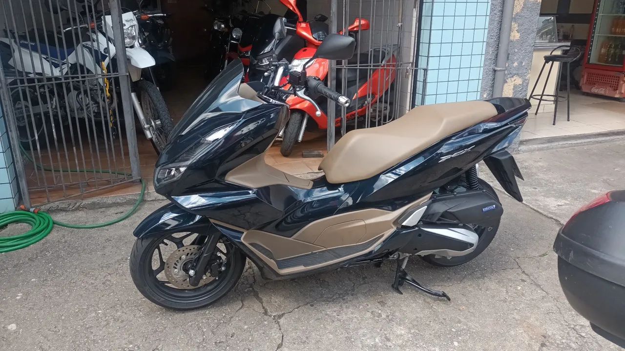 VENDO OU TROCO PCX DLX ABS - Foto 3