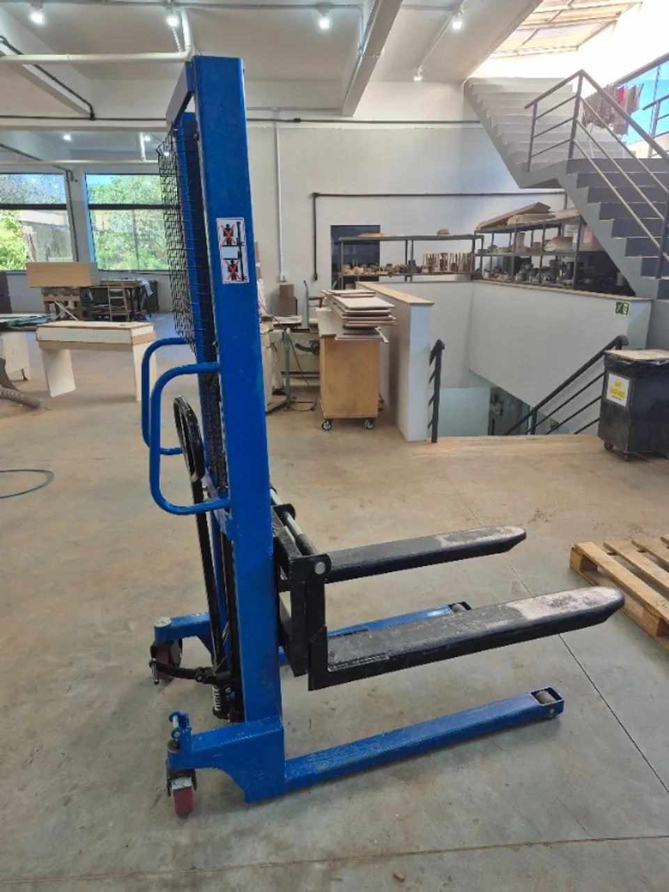 Empilhadeira Manual para 1000 kilos  - Foto 3