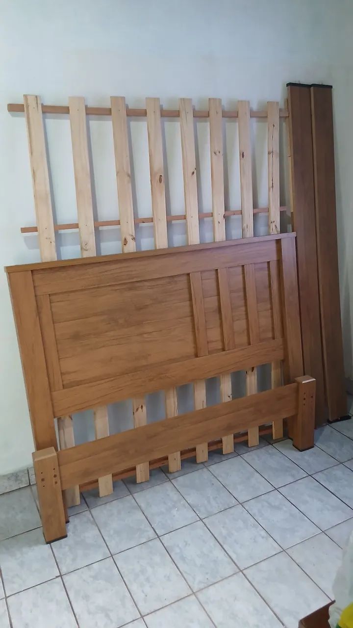 Cama de casal em ótimo estado 