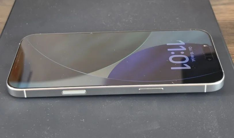 Iphone 16 pro max 256 branco - SEM DETALHE - Foto 3