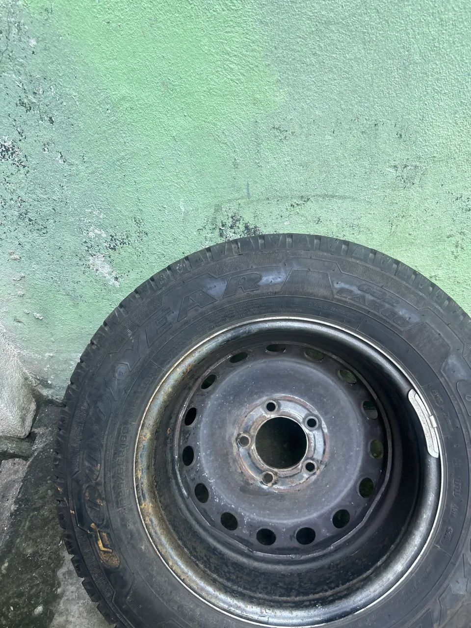 Estepe do Renault Master. Com pneu 225 65 16 Goodyear - Foto 5