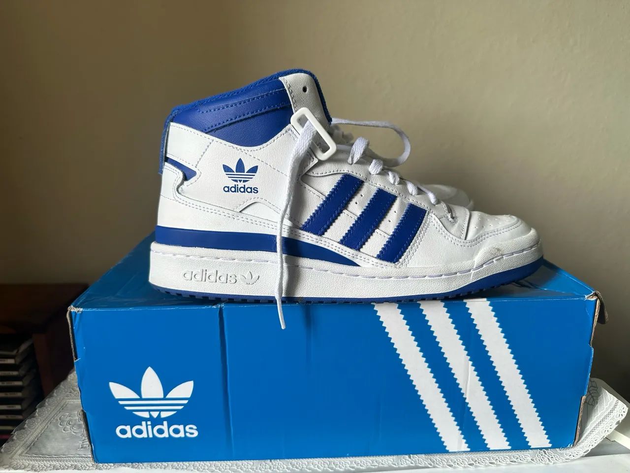 Tênis adidas fórum mid 40