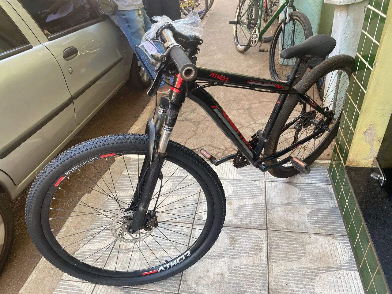 Bicicleta Athos em perfeito estado (troco em pc ou celulares ) - Foto 4