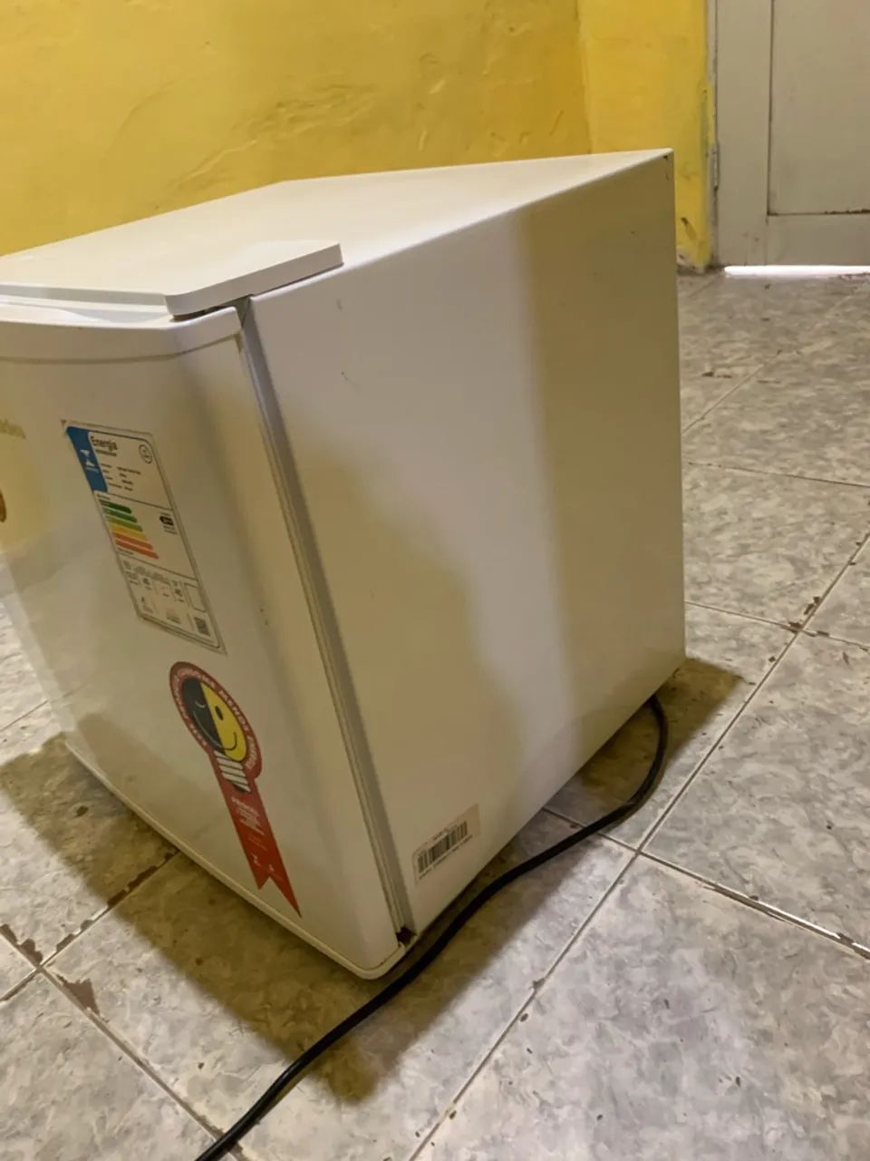 FRIGOBAR 45L INVERTER BIVOLT MIDEA + BANCADA - Foto 2