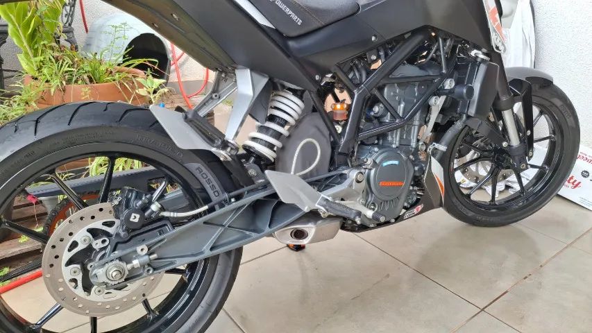 KTM DUKE 200 - 2017 - Foto 3