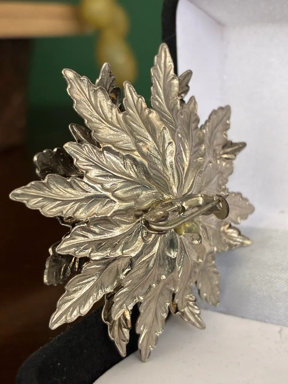 Lindo broche vintage em formato de flor - Foto 4