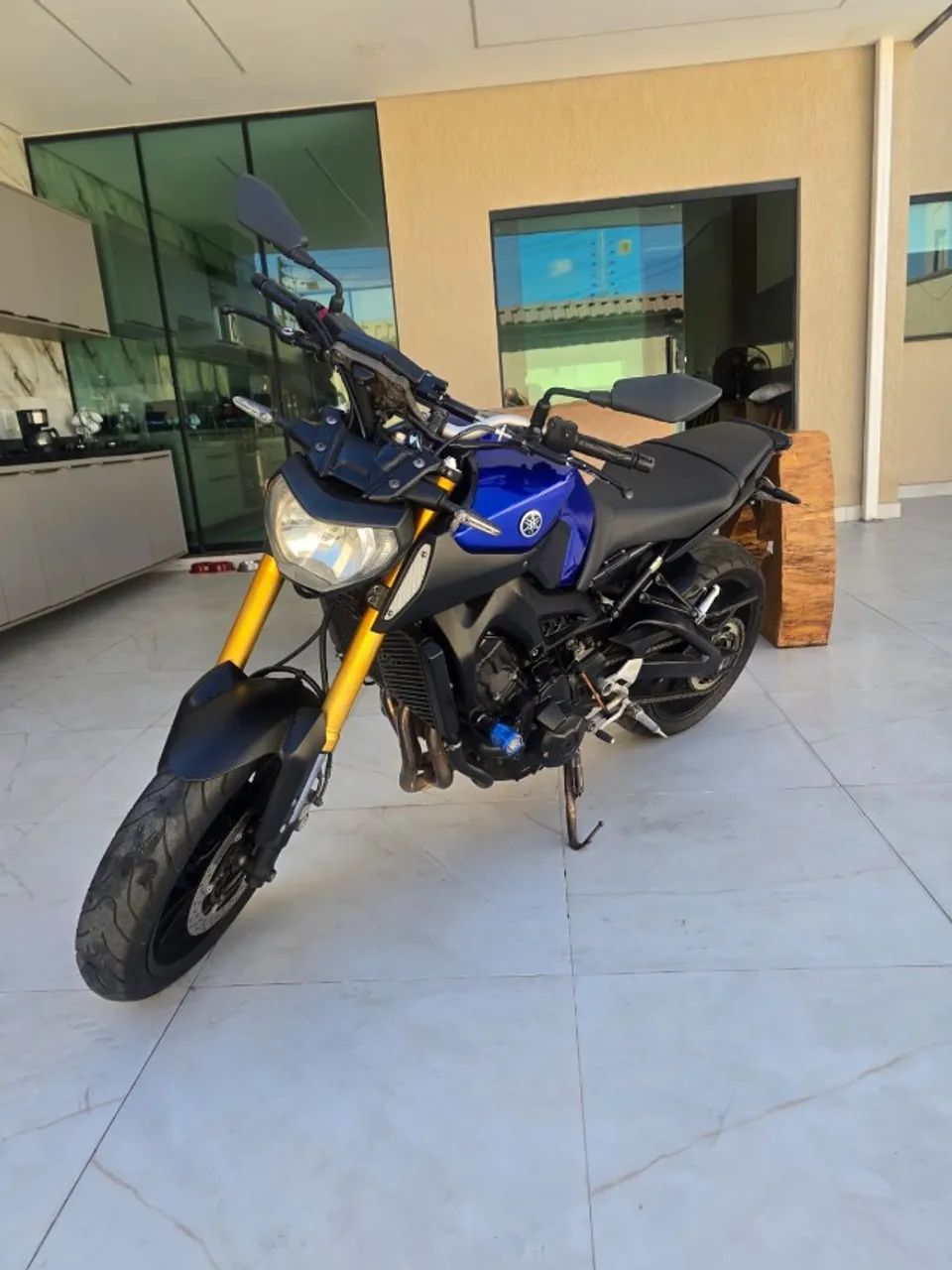 MT09 - 2018  *