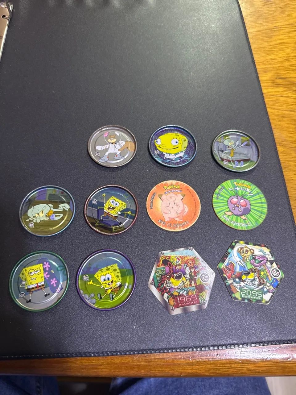 Lote com 11 Tazos variados 