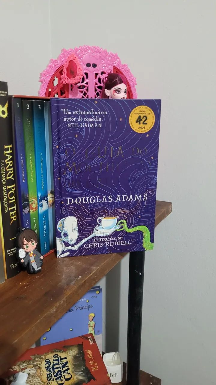 O guia do mochileiro das galáxias - Edição Ilustrada. Douglas Adams - Foto 4