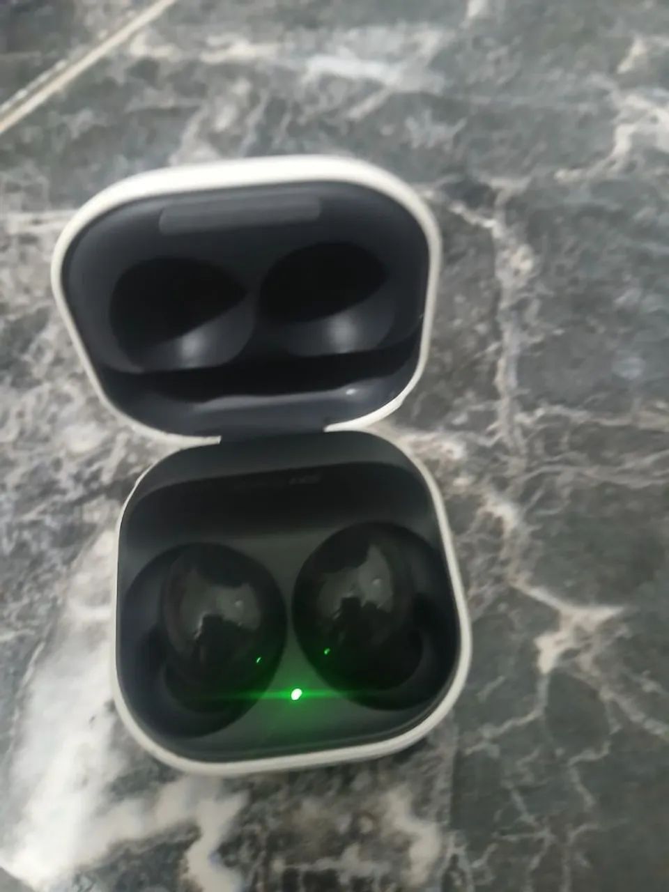 Fone de ouvido buds 2 funcionando perfeitamente  - Foto 2
