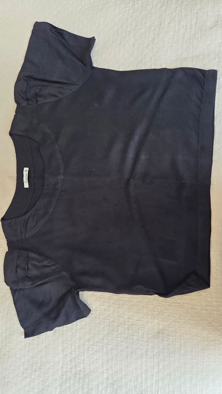 Blusa preta usada poucas vezes