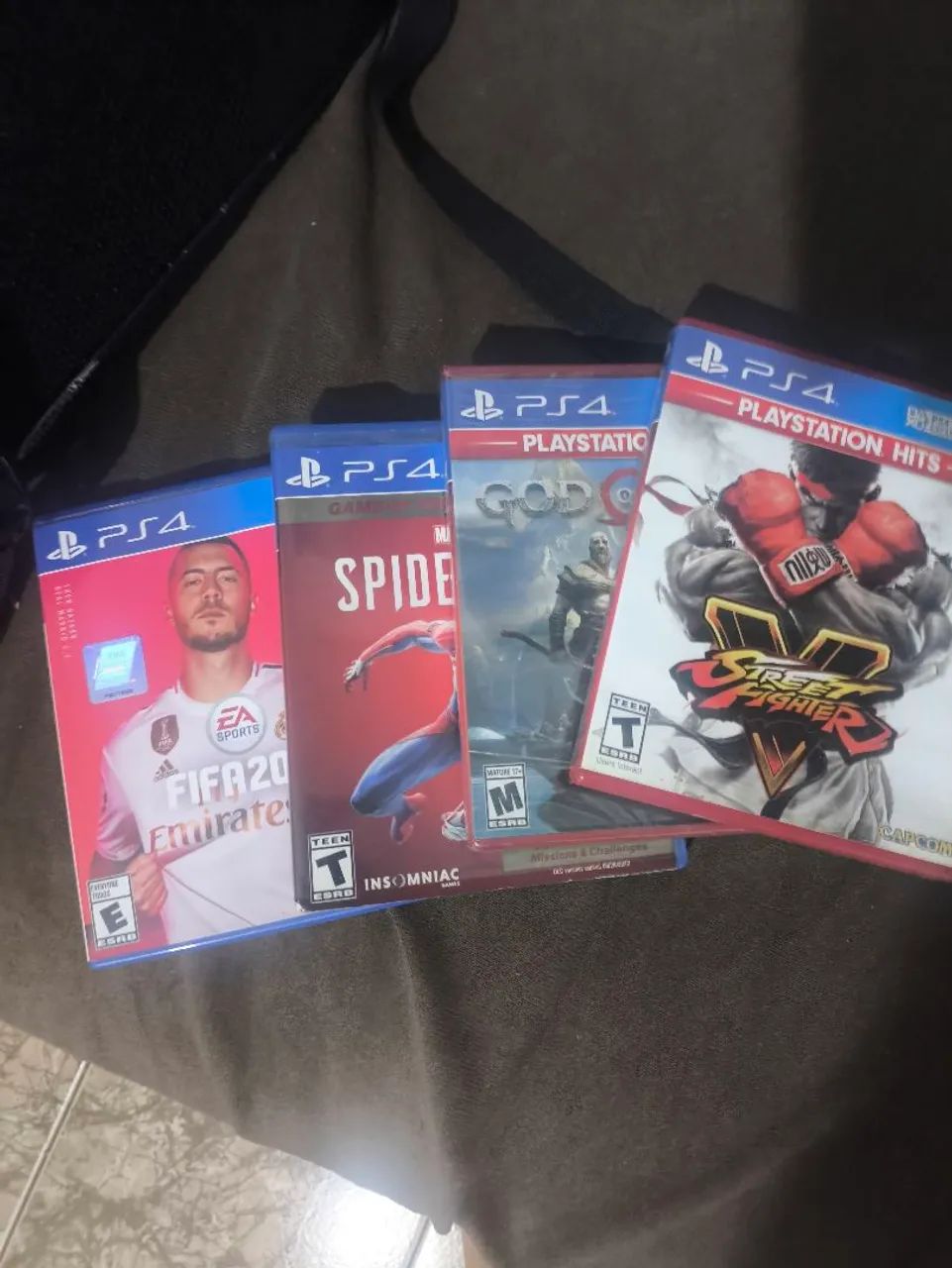 Vendo Ps4 2 controles e jogos  - Foto 2
