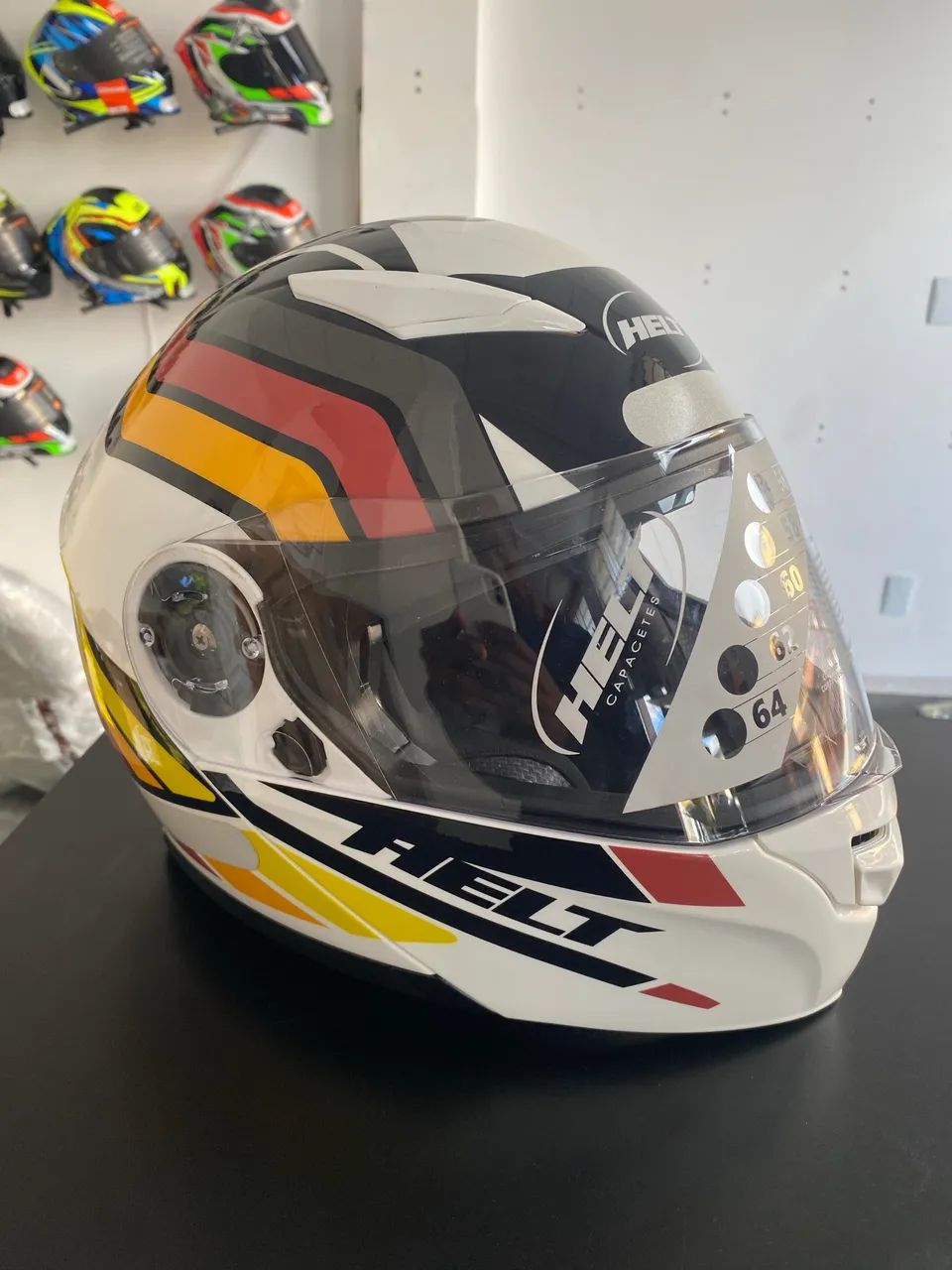 Capacete escamoteável Helt