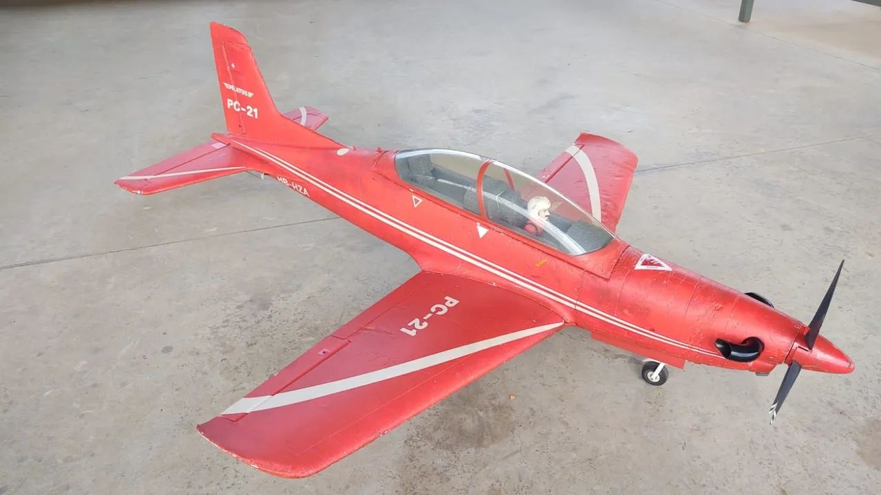 Vendo aeromodelo elétrico da FMS Pilatus pc-21 completo  - Foto 2