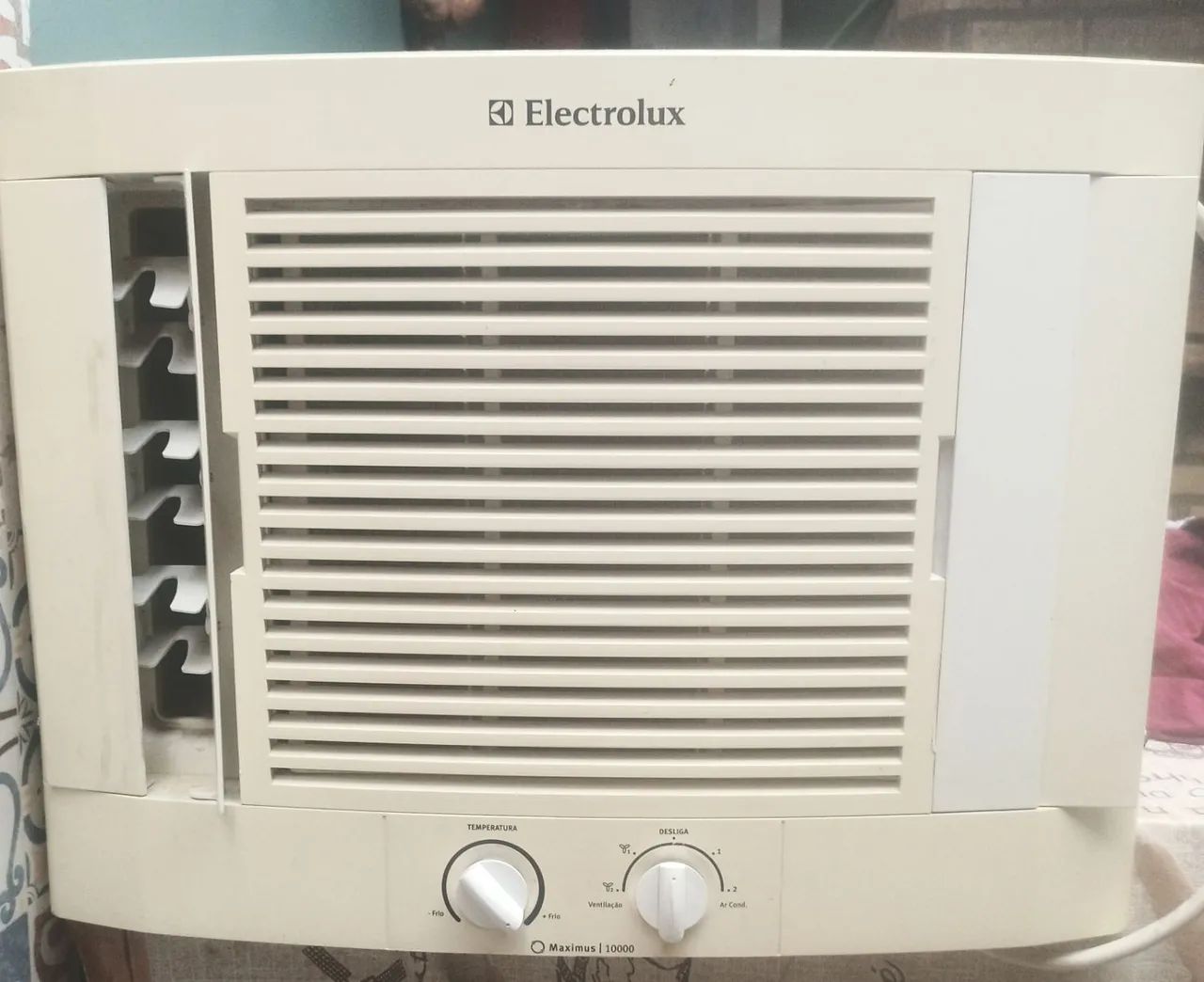 Ar condicionado 10mil BTUs Eletrolux com defeito 