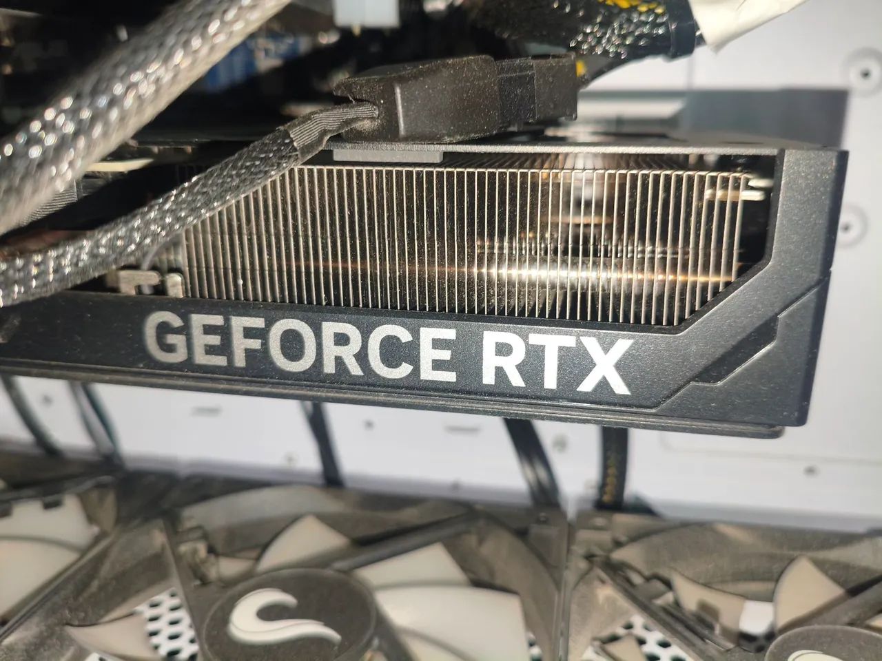 Rtx 5070 sff 12gb oc gigabyte  - Foto 2