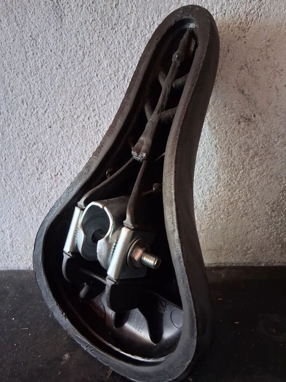 Kit: Bomba, Cadeado e Sela de Bike - Foto 4