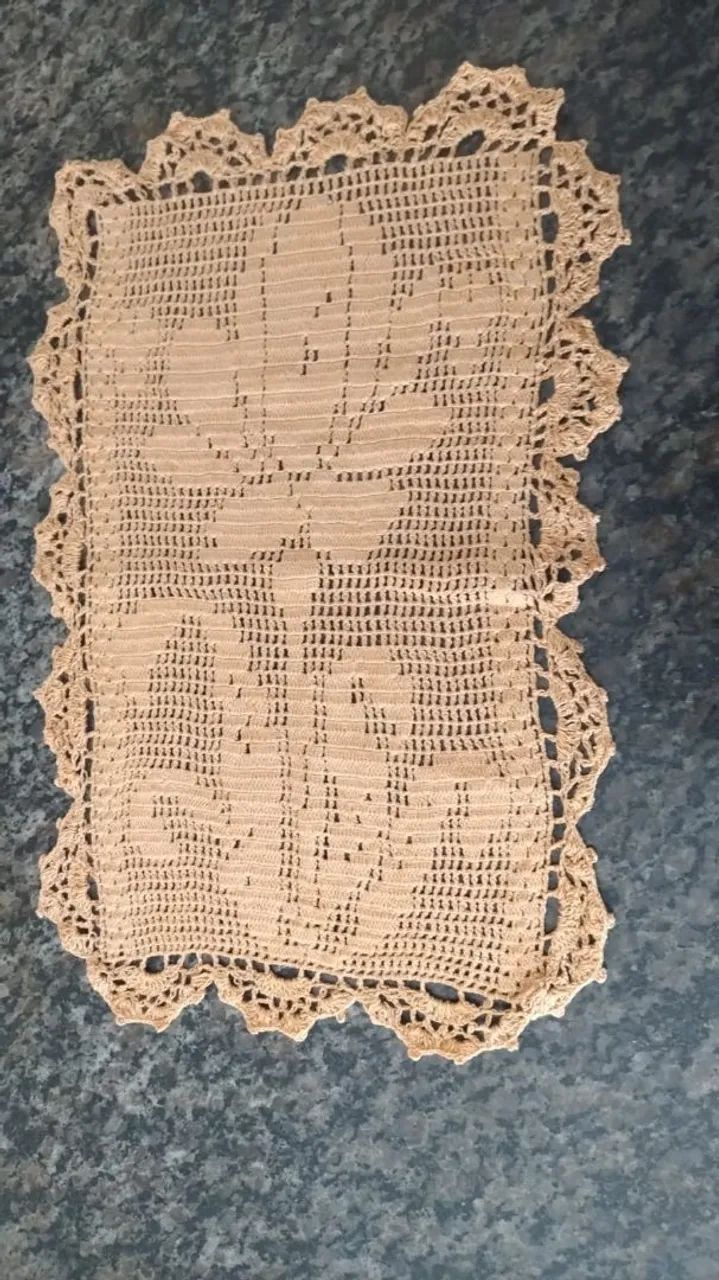 Centro de Mesa de Crochê 77cm x 50 cm