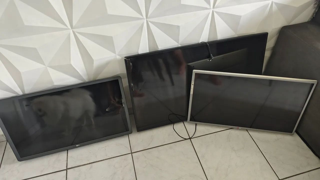 3 Smart tv (tela quebrada)