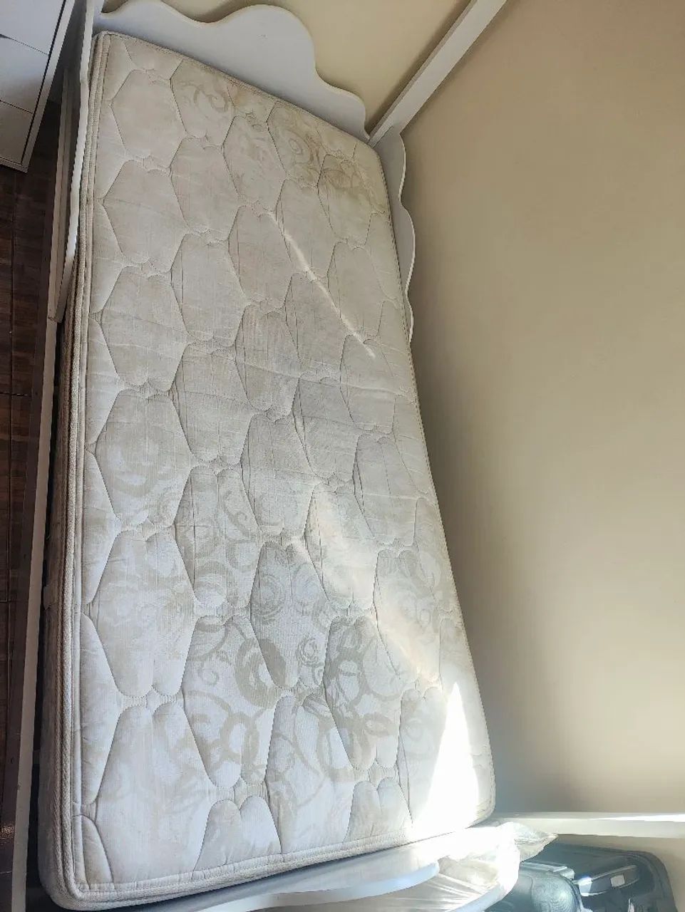 Cama com colchão  - Foto 2