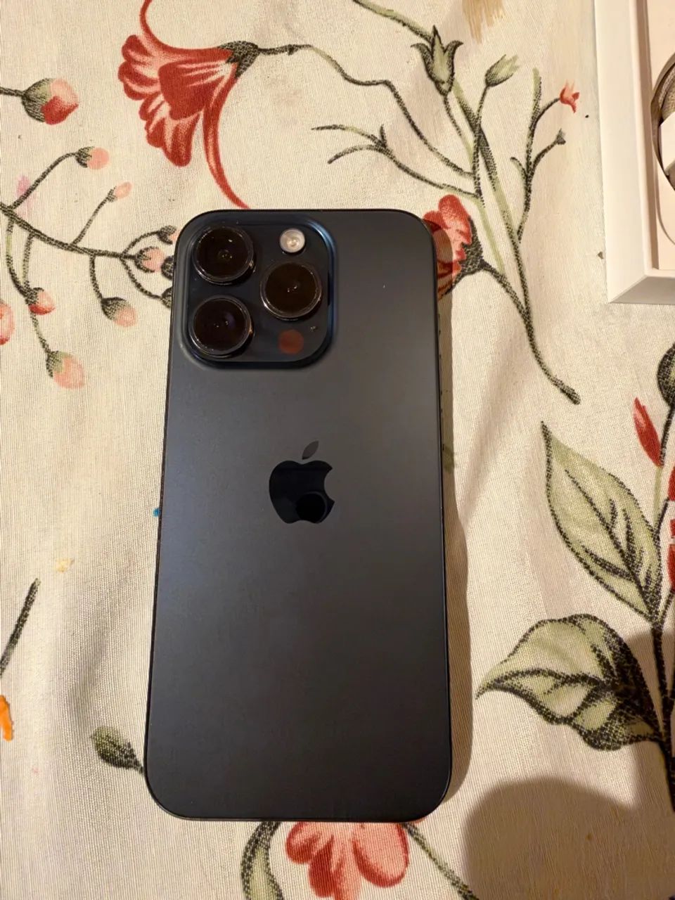 iPhone 15 pro 256 - Foto 2