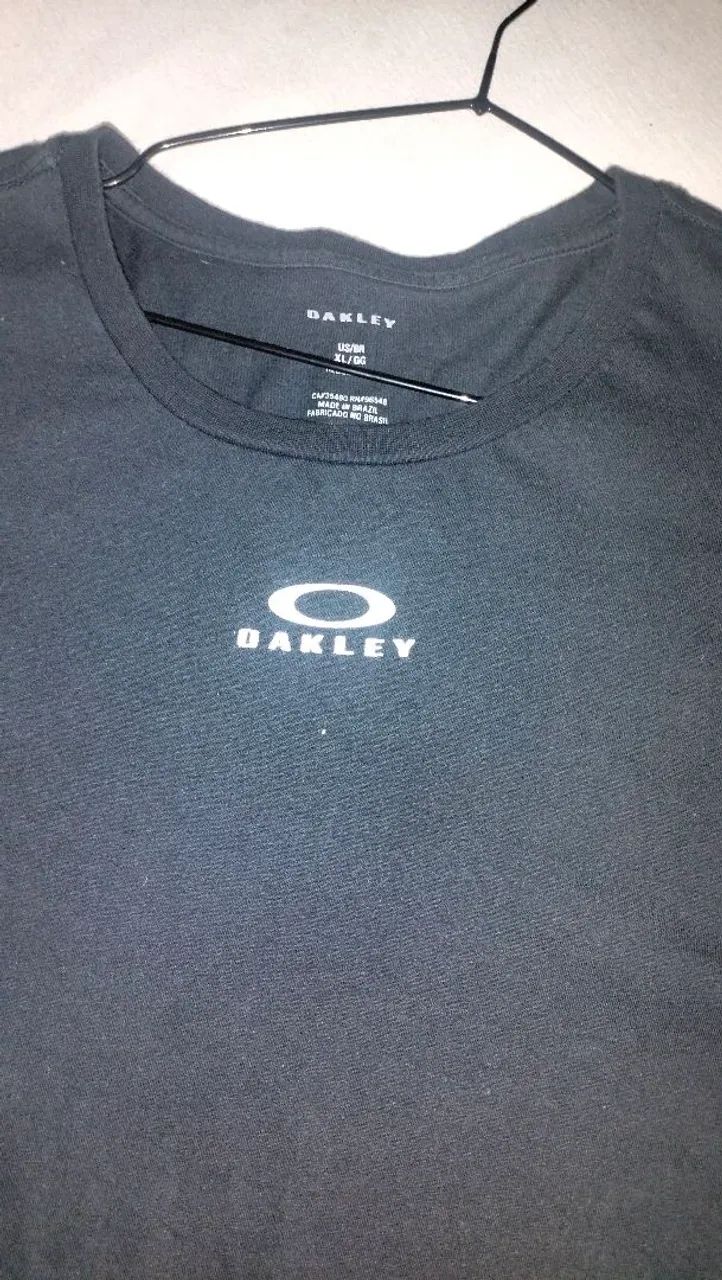 Blusas da Oakley preta com manga  - Foto 2