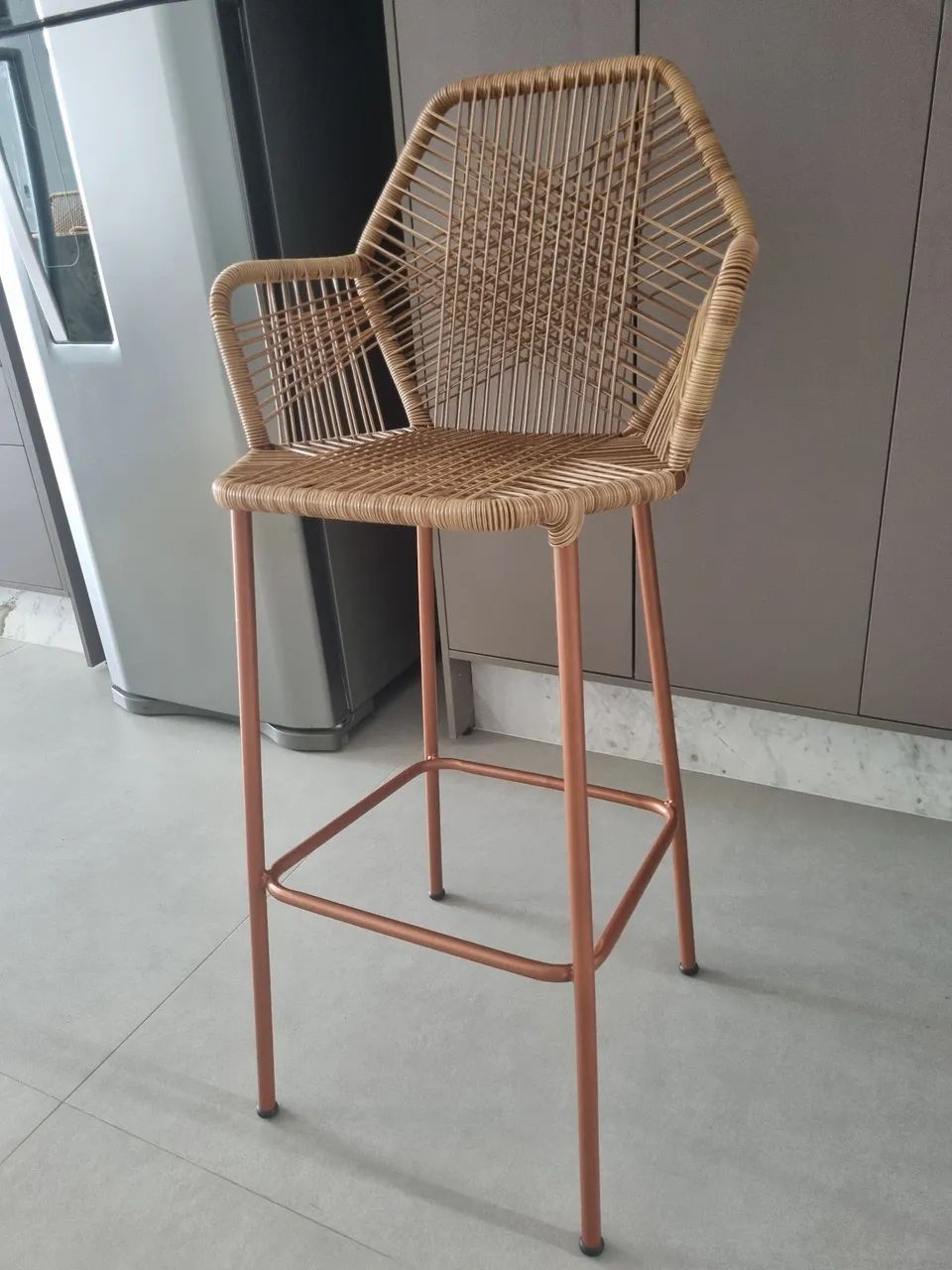 Banqueta alta nova