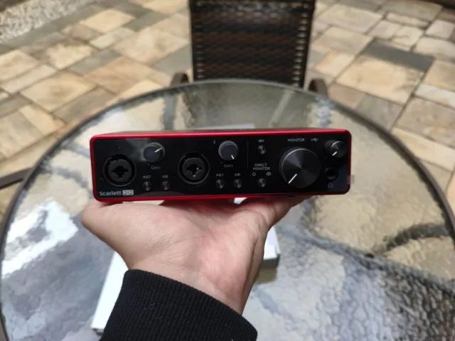 Interface de áudio Focusrite Scarlett 2i2 - 3ª Geração - Foto 2