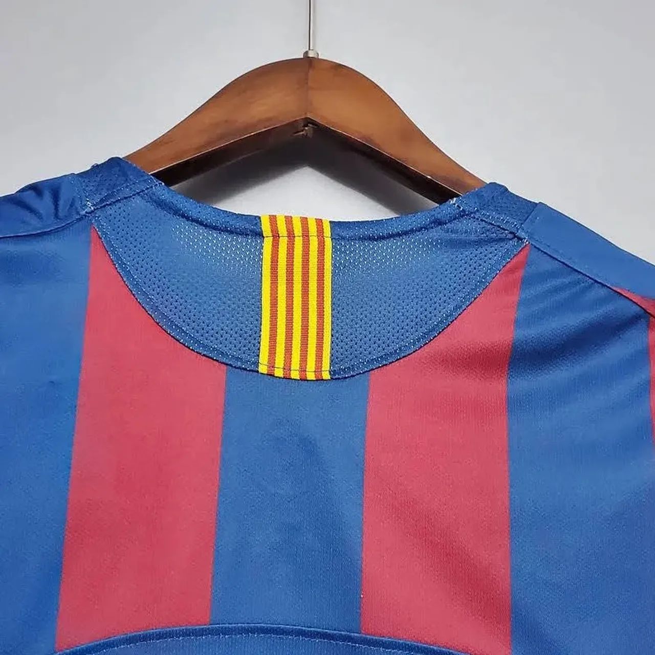 Camisa do Barcelona retrô 2006 - Foto 3