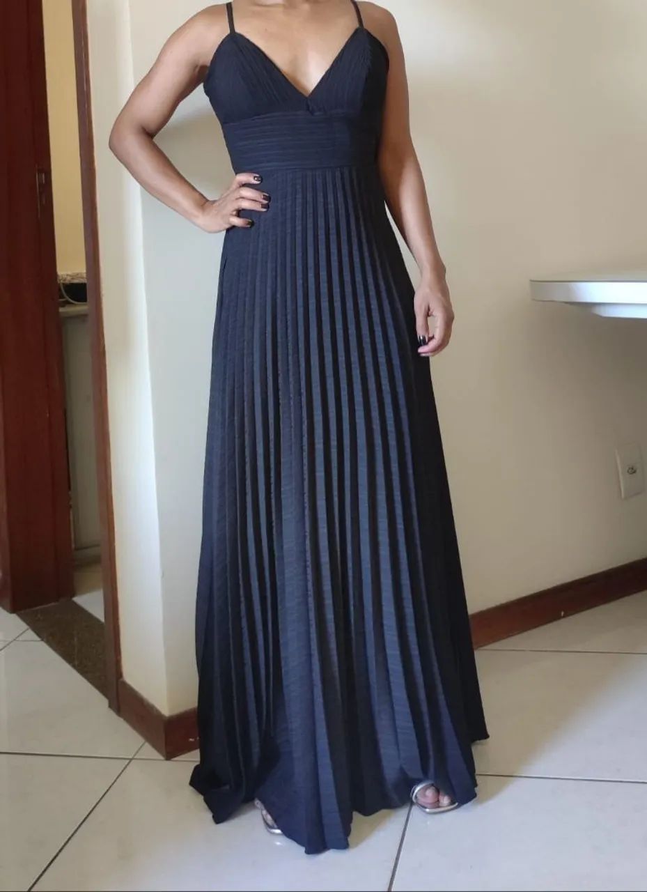 Vestido preto plissado 
