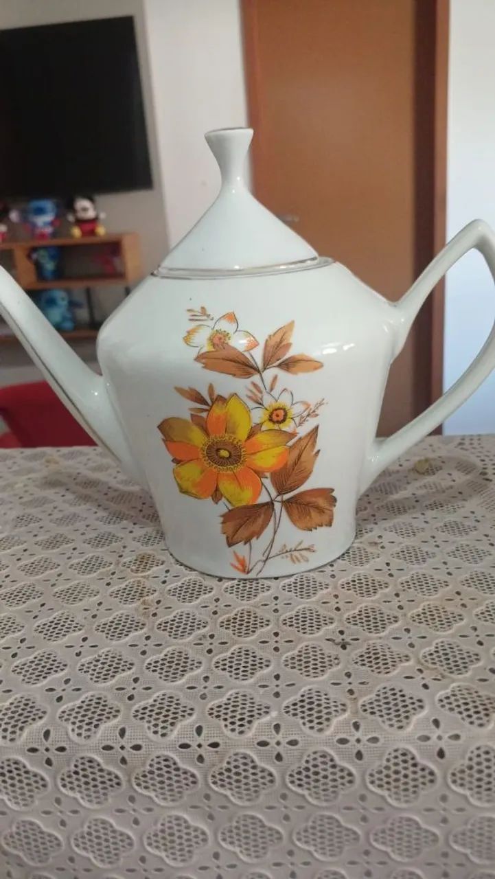 Peças antigas de porcelana