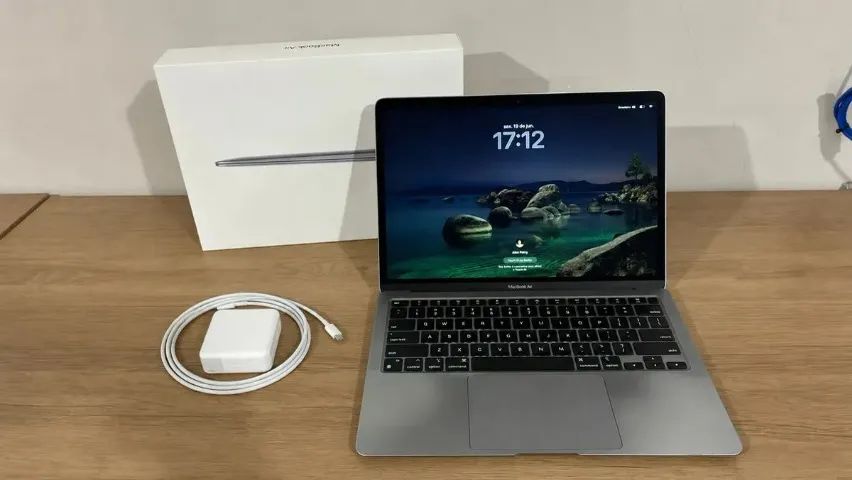 MacBook Air M1 Cinza-espacial 8GB 256GB SSD com Caixa