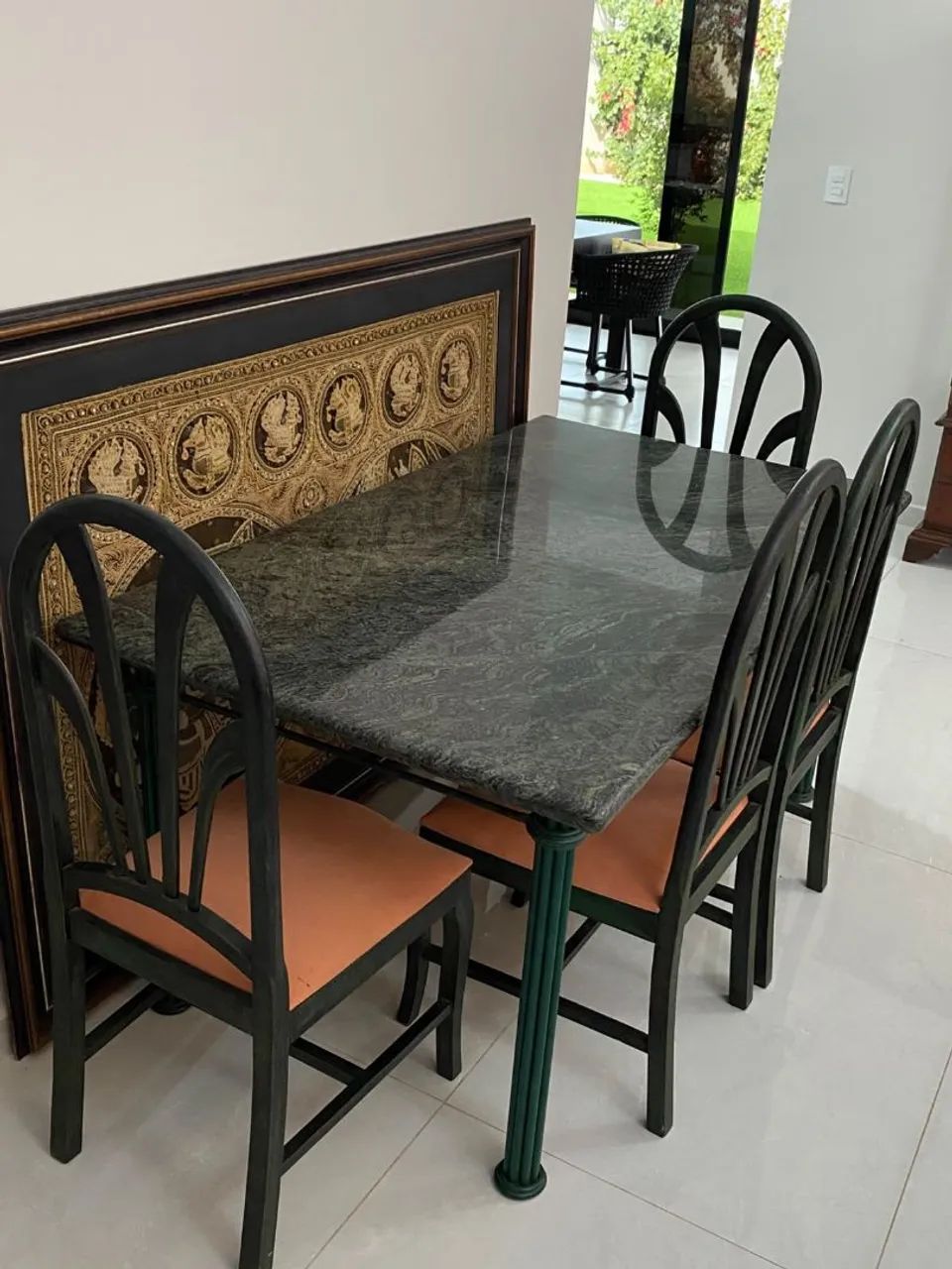 Mesa de mármore com 6 cadeiras  - Foto 3
