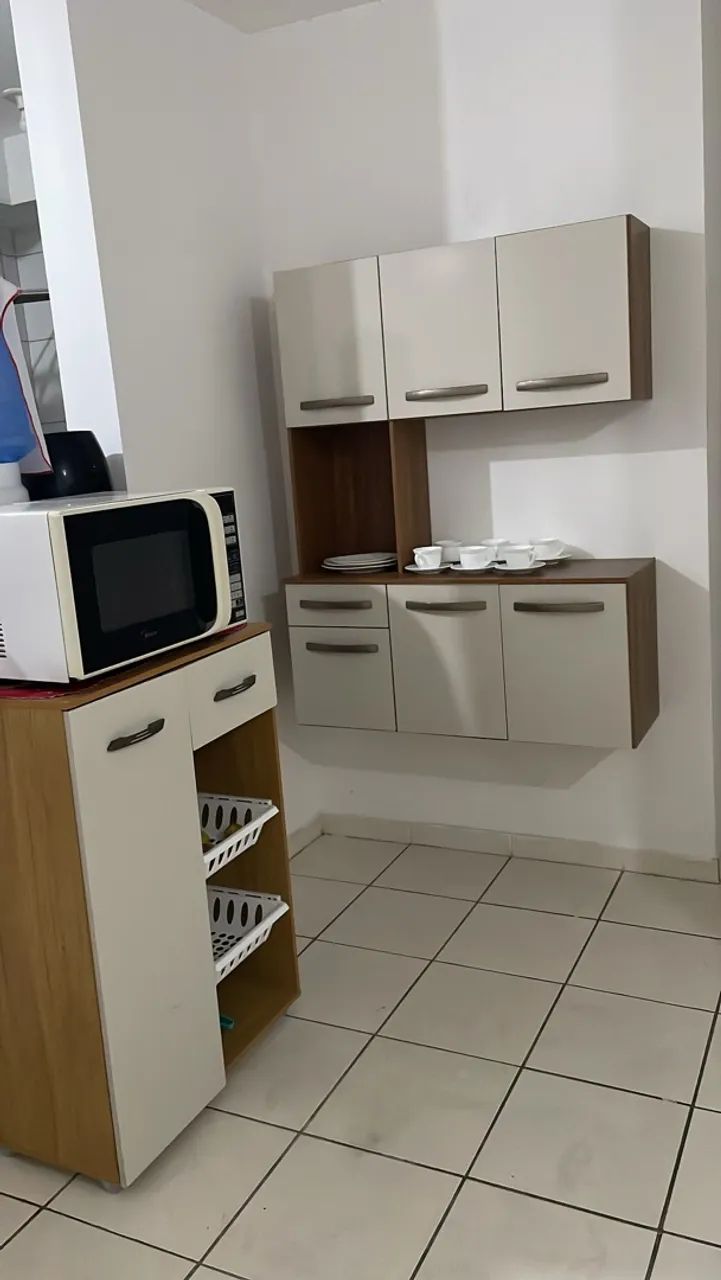 Mesa e armário  - Foto 5