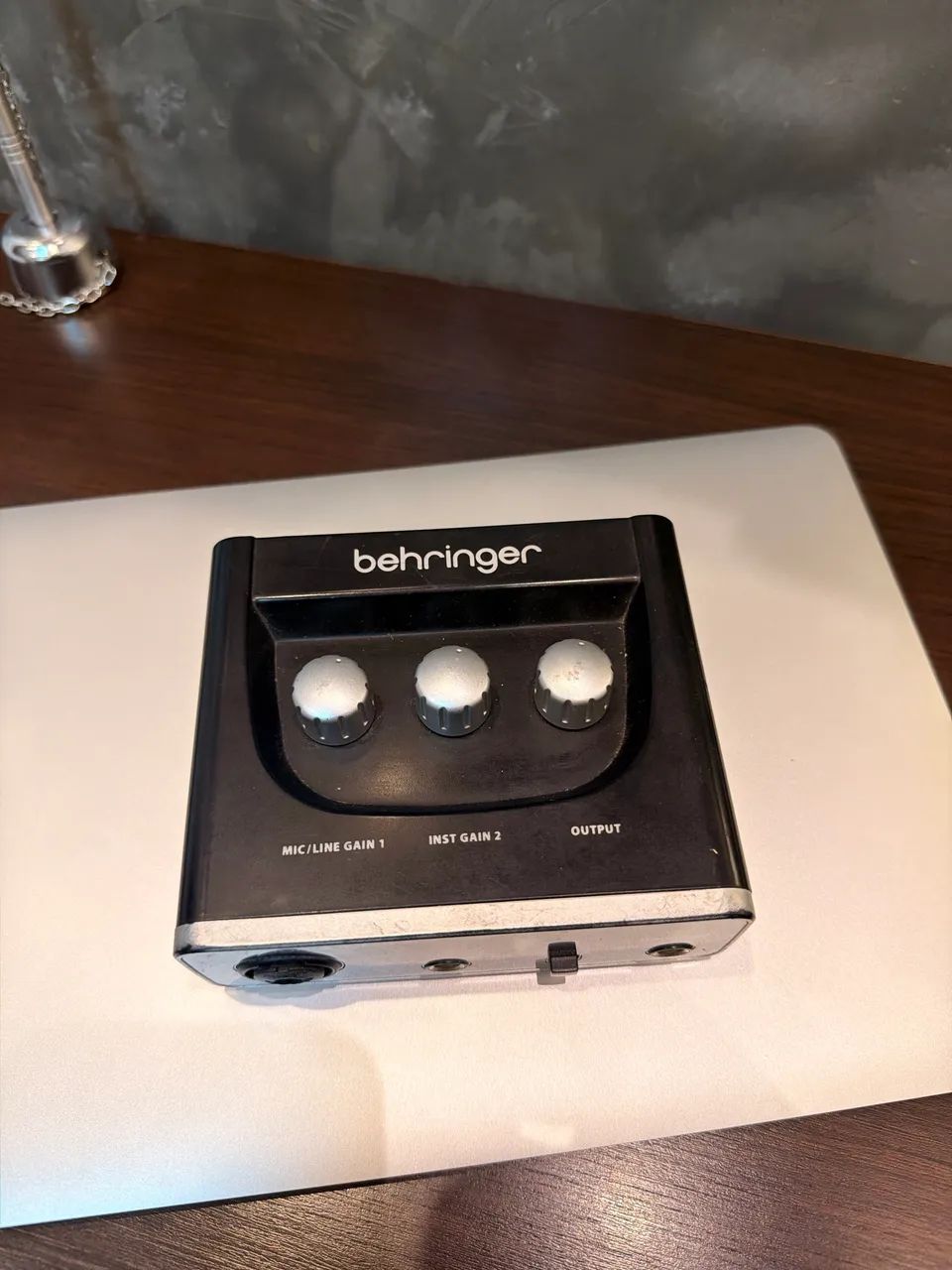 Interface de áudio Behringer U-Phoria UM2
