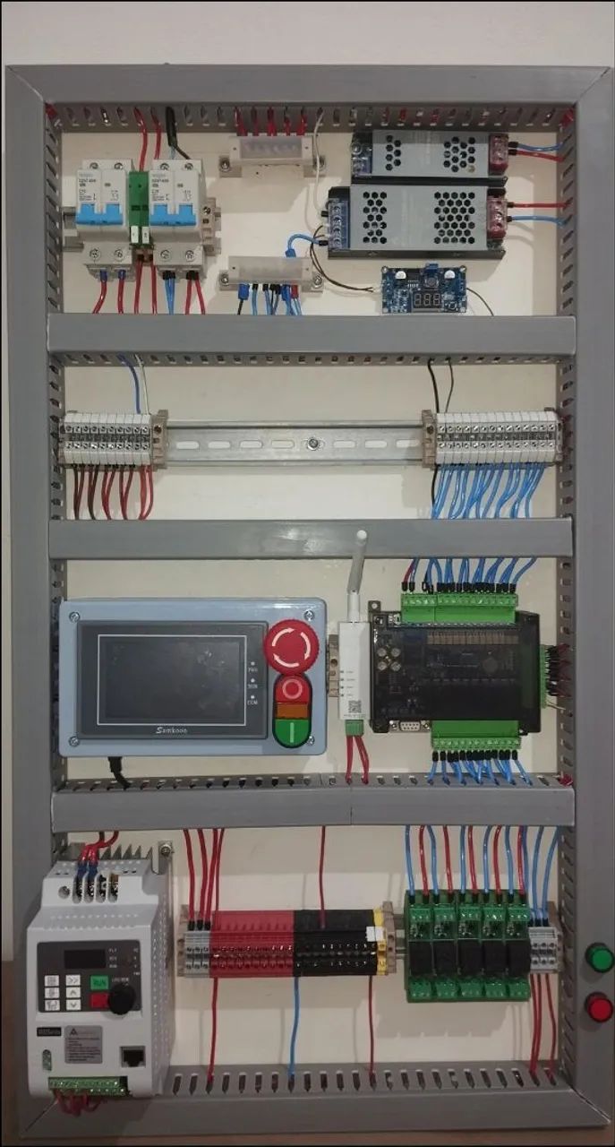 Painel de Comando completo com inversor, CLP, IHM, módulo de comunicação wi-fi e outros