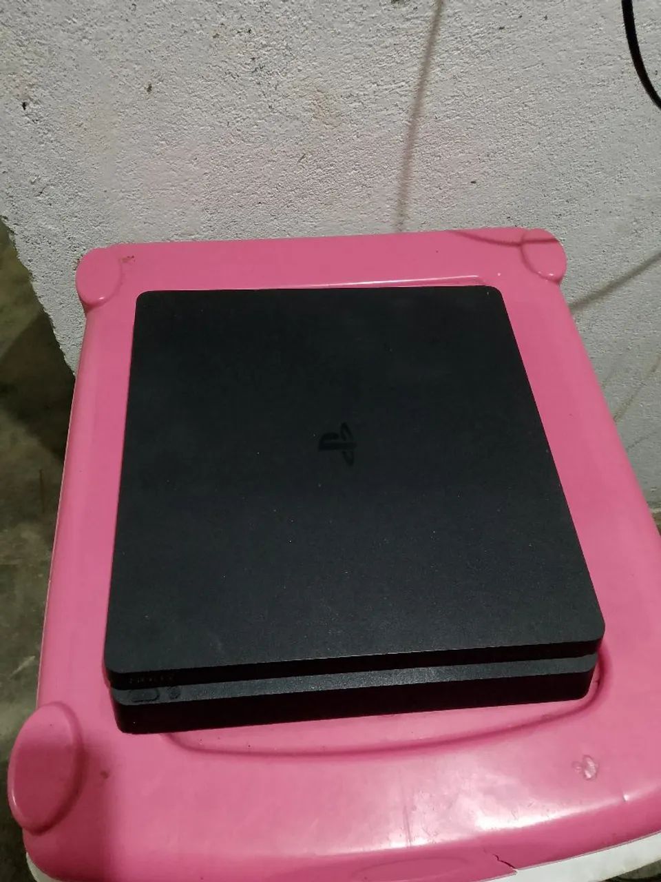 Ps4 slim 1TB 2 controles 2 jogos  - Foto 2